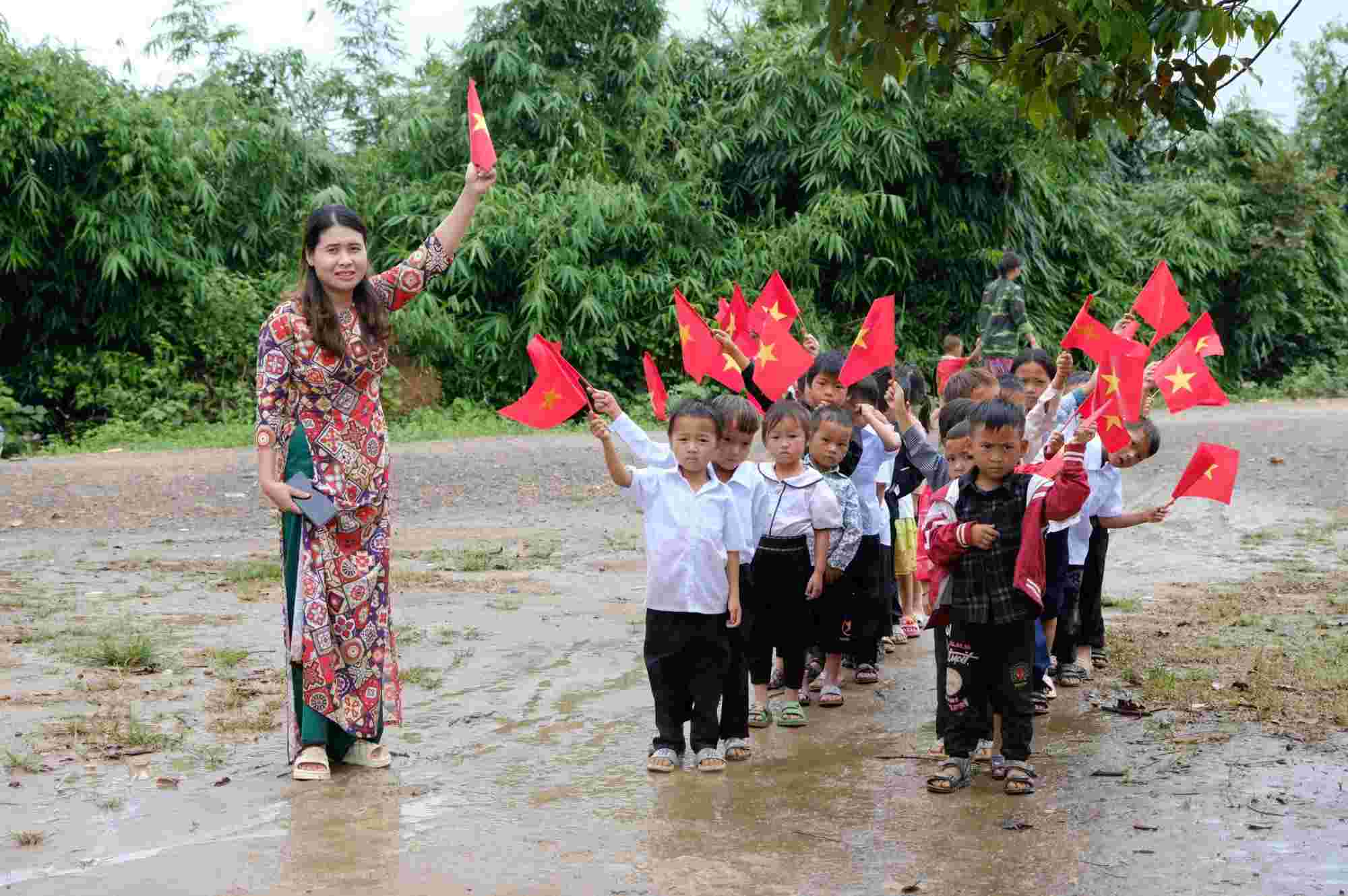 Điểm trường vùng sâu ở Lâm Đồng tổ chức lễ khai giảng sớm