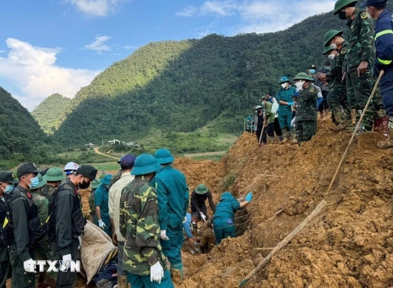 Toàn xã hội sẻ chia, hướng về đồng bào chịu ảnh hưởng của bão lũ