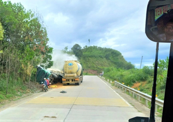 Bắt 'bệnh' ngủ gà ngủ gật dễ gây tai nạn của lái xe đường dài