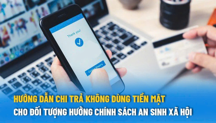 Người dân gặp khó khi nhận trợ cấp qua thẻ ngân hàng