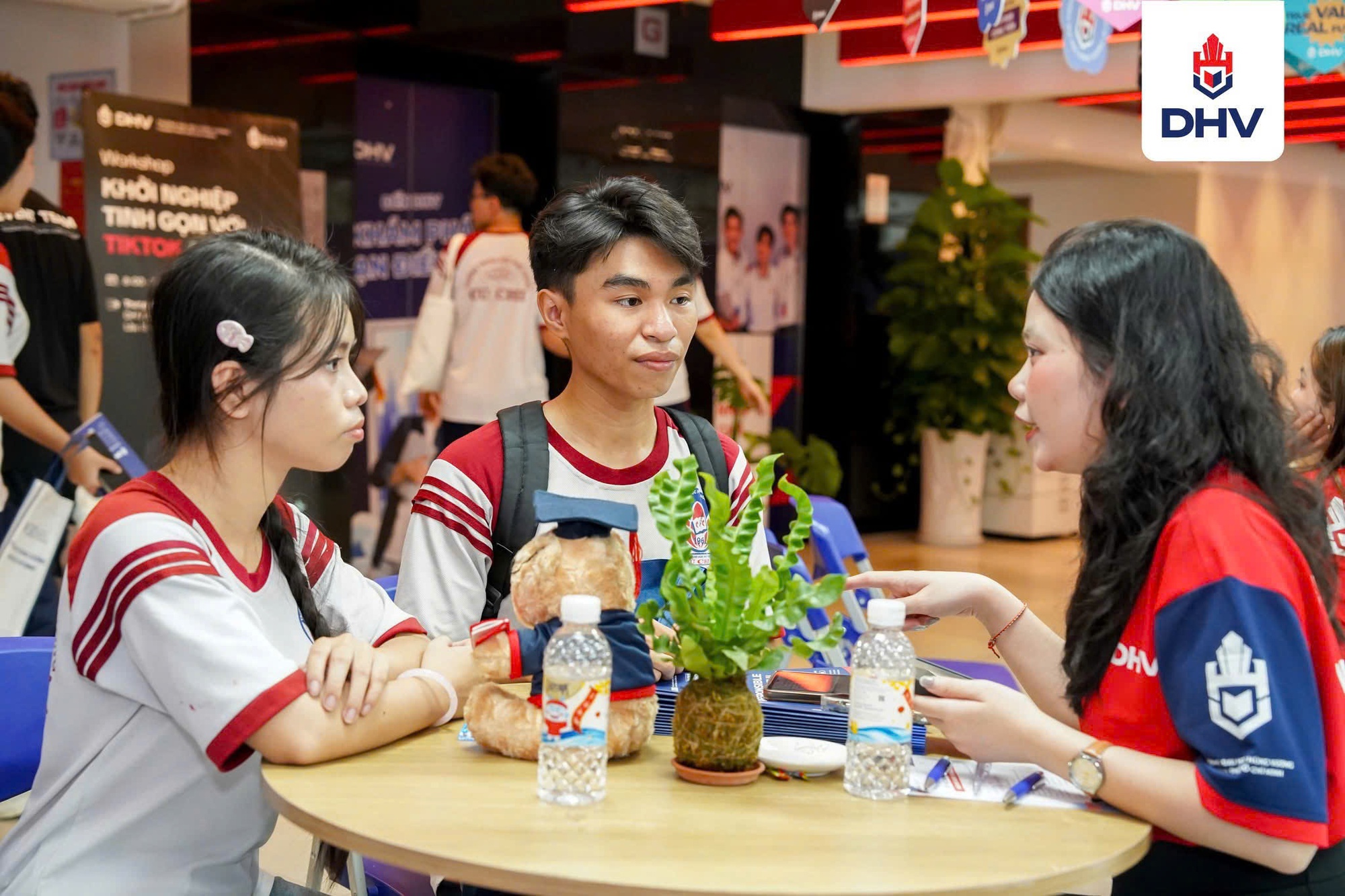 DHV tung Quỹ học bổng 75 tỉ, hỗ trợ đến 100% học phí toàn khóa