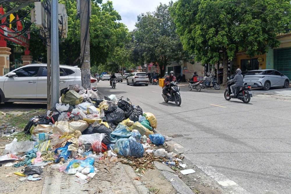 Thanh Hóa vào cuộc xác minh sau phản ánh của Báo Lao Động về tình trạng rác thải ùn ứ