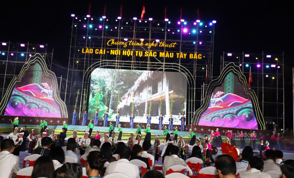 Lào Cai kể câu chuyện văn hóa bằng đại nhạc hội chào đón các nhà đầu tư