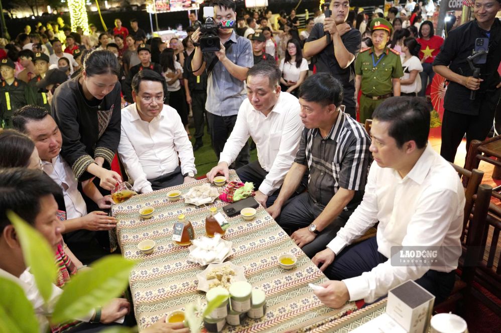 Lào Cai kể câu chuyện văn hóa bằng đại nhạc hội chào đón các nhà đầu tư
