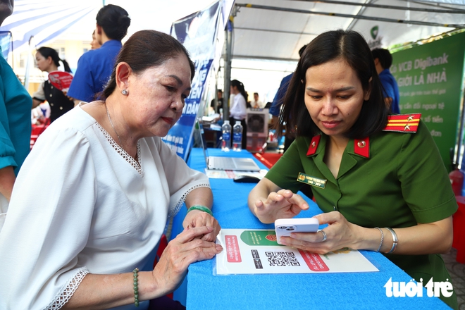 Phường Cát Lái triển khai mô hình Khu phố thông minh, đưa chuyển đổi số gần hơn với người dân