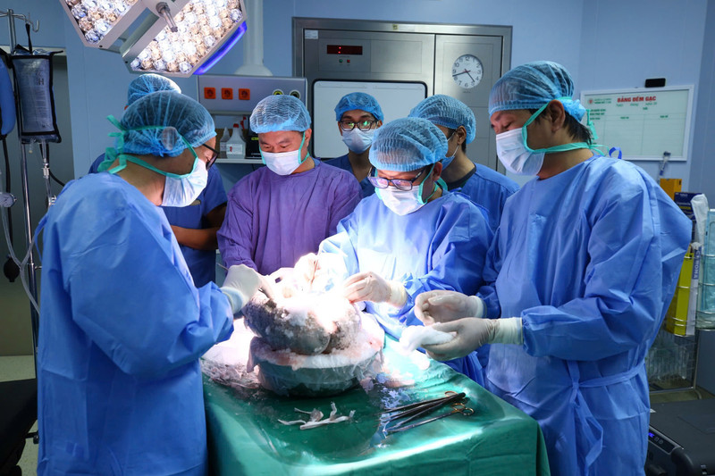 Trí tuệ của người thầy thuốc chinh phục những đỉnh cao trong ghép mô tạng