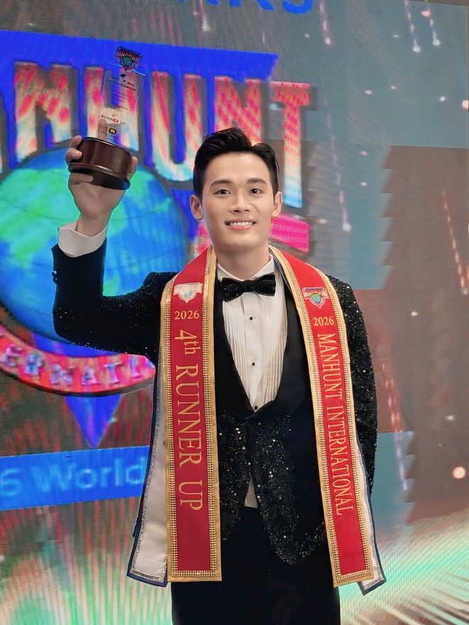 Trần Tiến Dũng đoạt á vương 4 Manhunt International