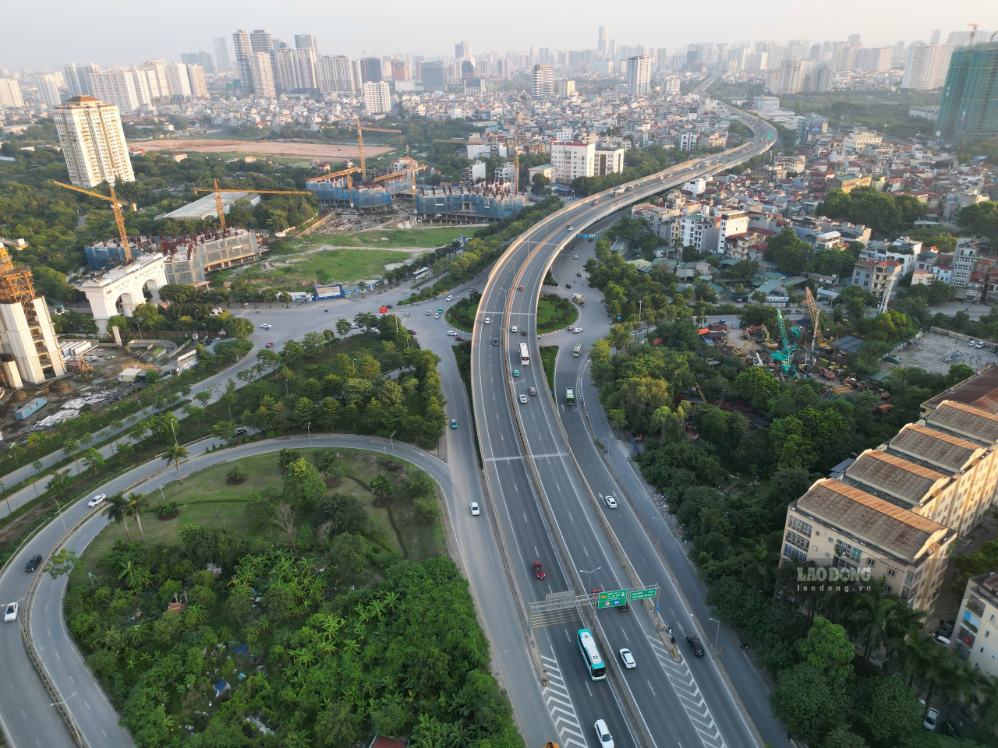 Lượng phương tiện đổ về Hà Nội tăng: Nơi ùn ứ, nơi thông thoáng