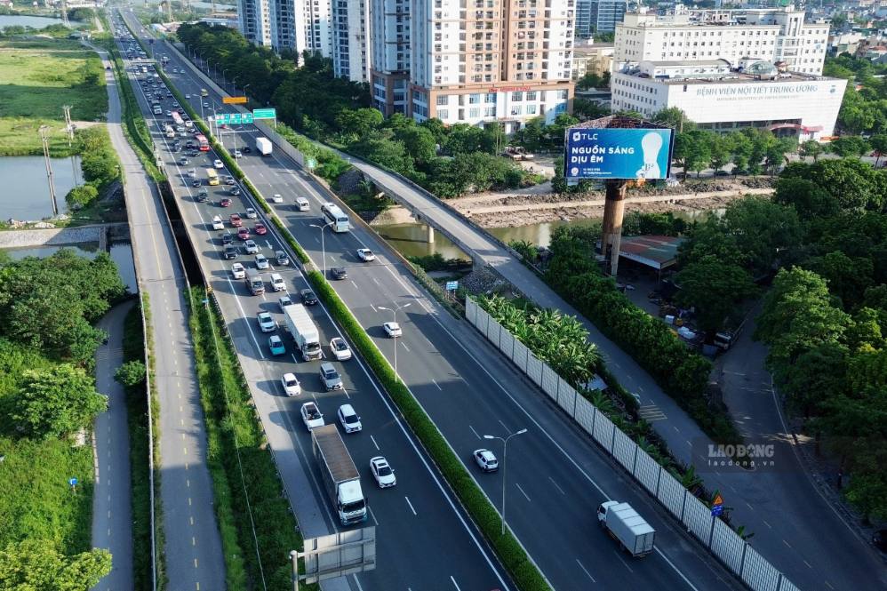 Lượng phương tiện đổ về Hà Nội tăng: Nơi ùn ứ, nơi thông thoáng