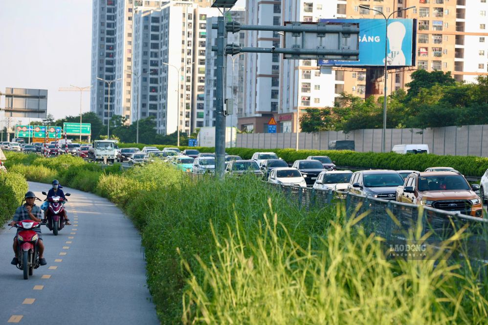 Lượng phương tiện đổ về Hà Nội tăng: Nơi ùn ứ, nơi thông thoáng