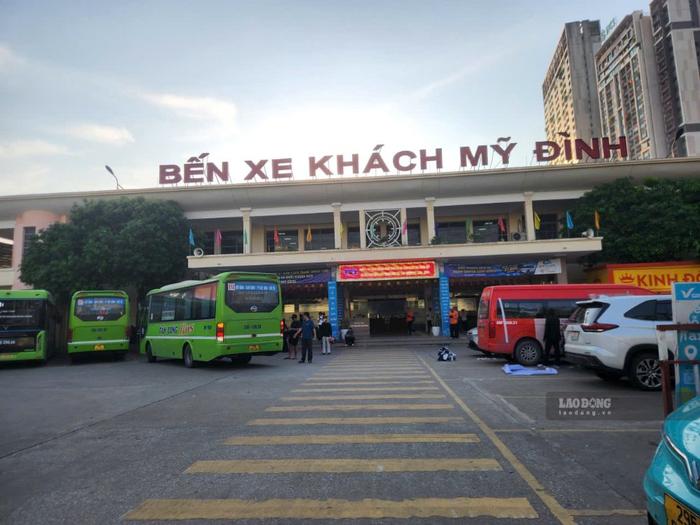 Lượng phương tiện đổ về Hà Nội tăng: Nơi ùn ứ, nơi thông thoáng