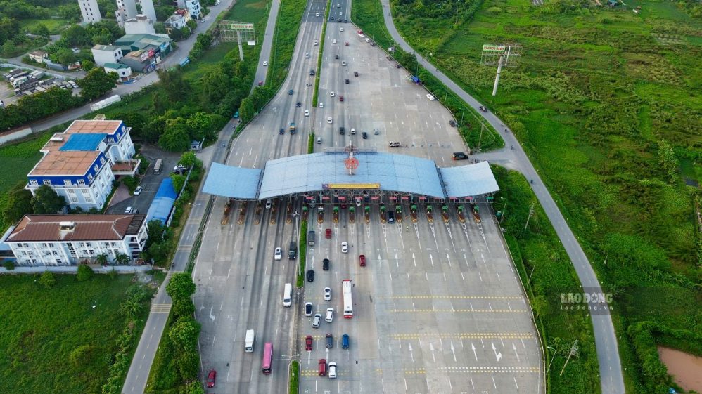 Lượng phương tiện đổ về Hà Nội tăng: Nơi ùn ứ, nơi thông thoáng
