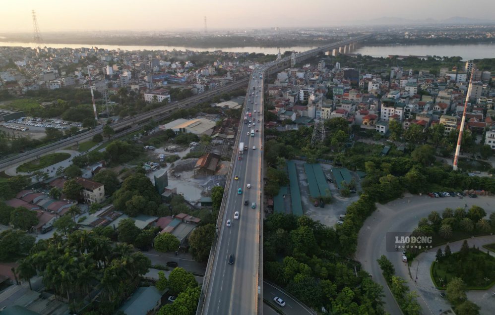 Lượng phương tiện đổ về Hà Nội tăng: Nơi ùn ứ, nơi thông thoáng