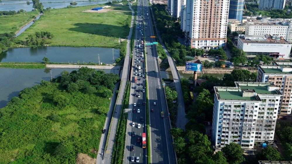Lượng phương tiện đổ về Hà Nội tăng: Nơi ùn ứ, nơi thông thoáng