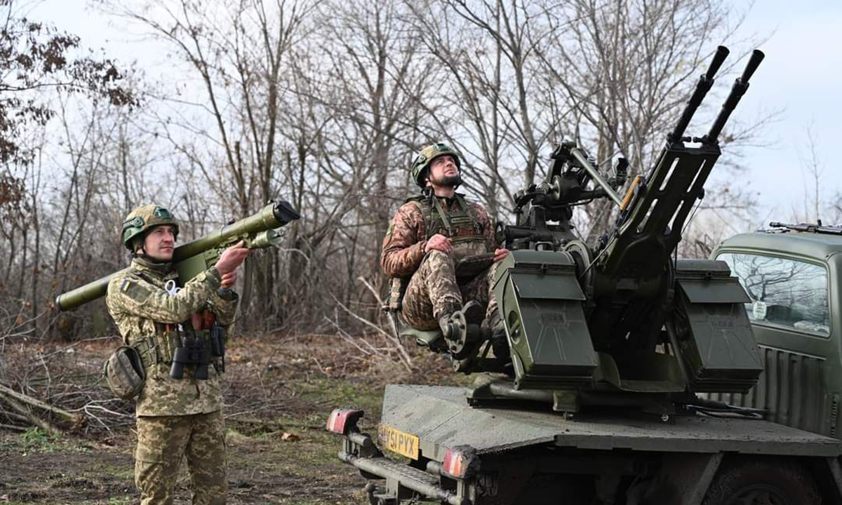 Nga tuyên bố kiểm soát làng ở miền đông Ukraine