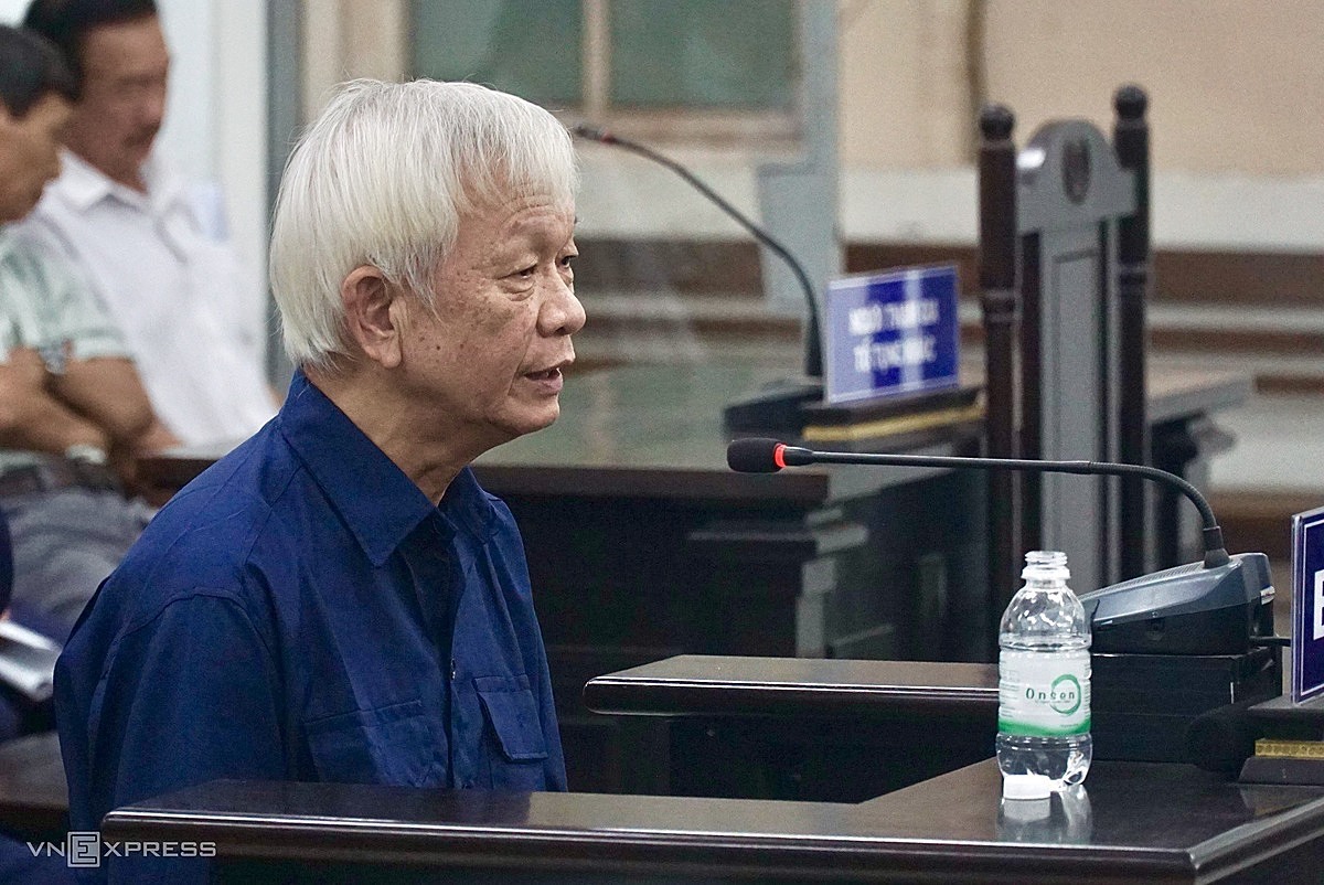 Cựu chủ tịch Khánh Hòa: 'Bị cáo thấy đau xót vì sai phạm'