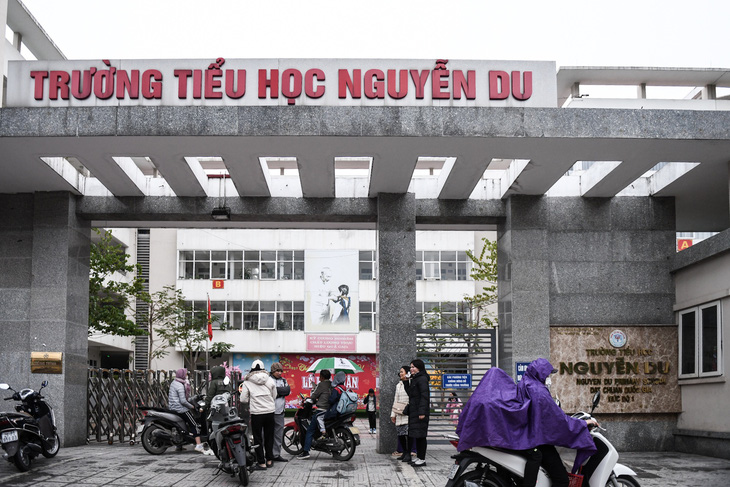 Hà Nội: Nhiều trường cho học sinh nghỉ học vì rét đậm, có trường dạy trực tuyến