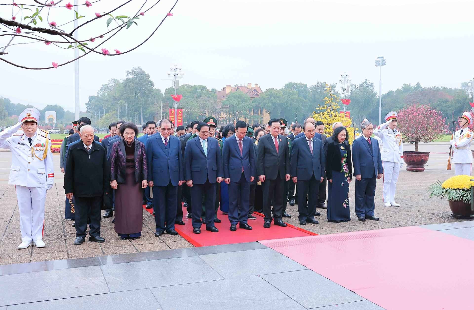 Lãnh đạo Đảng, Nhà nước vào Lăng viếng Chủ tịch Hồ Chí Minh nhân dịp Tết Giáp Thìn 2024