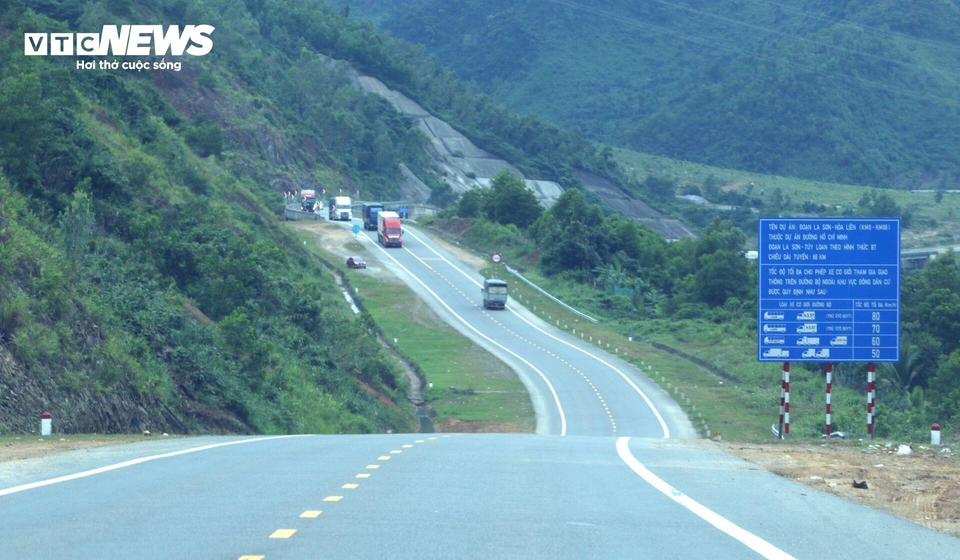 Nhiều tai nạn thảm khốc, tài xế vẫn xem cao tốc La Sơn-Túy Loan như chốn vô pháp