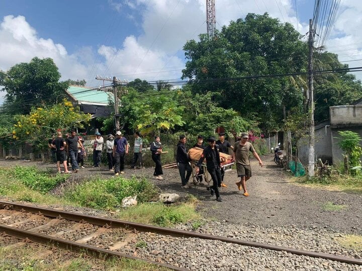 Phú Yên: Đi bộ qua đường sắt lúc tàu hoả tới, nam thanh niên tử vong