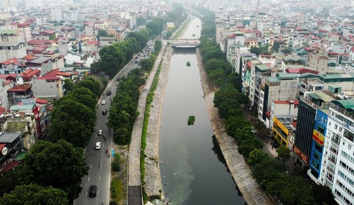 Hà Nội làm làn đường dành riêng cho xe đạp ven sông Tô Lịch