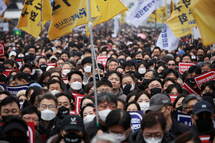 Khủng hoảng y tế Hàn Quốc, nhiều ca bệnh bị từ chối, điều gì đang xảy ra?