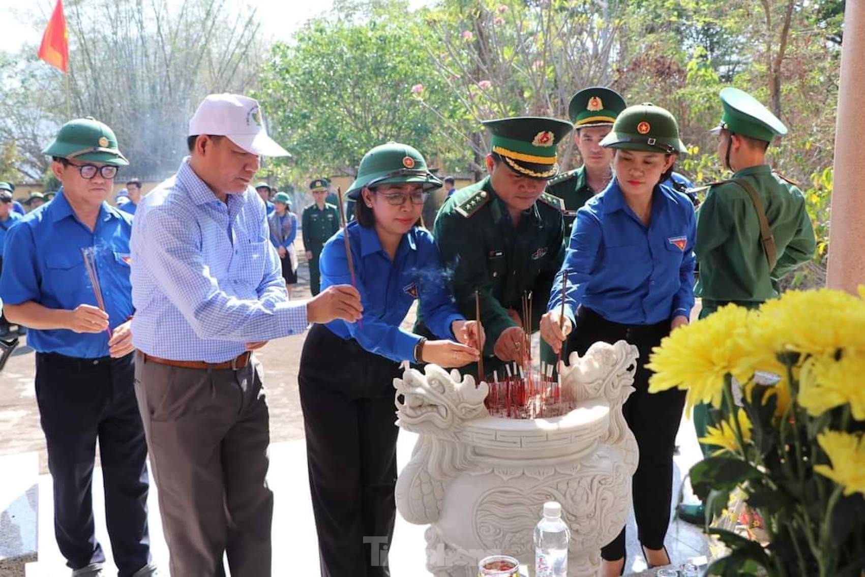 Tuổi trẻ Đắk Lắk, Bình Dương hướng về biên giới