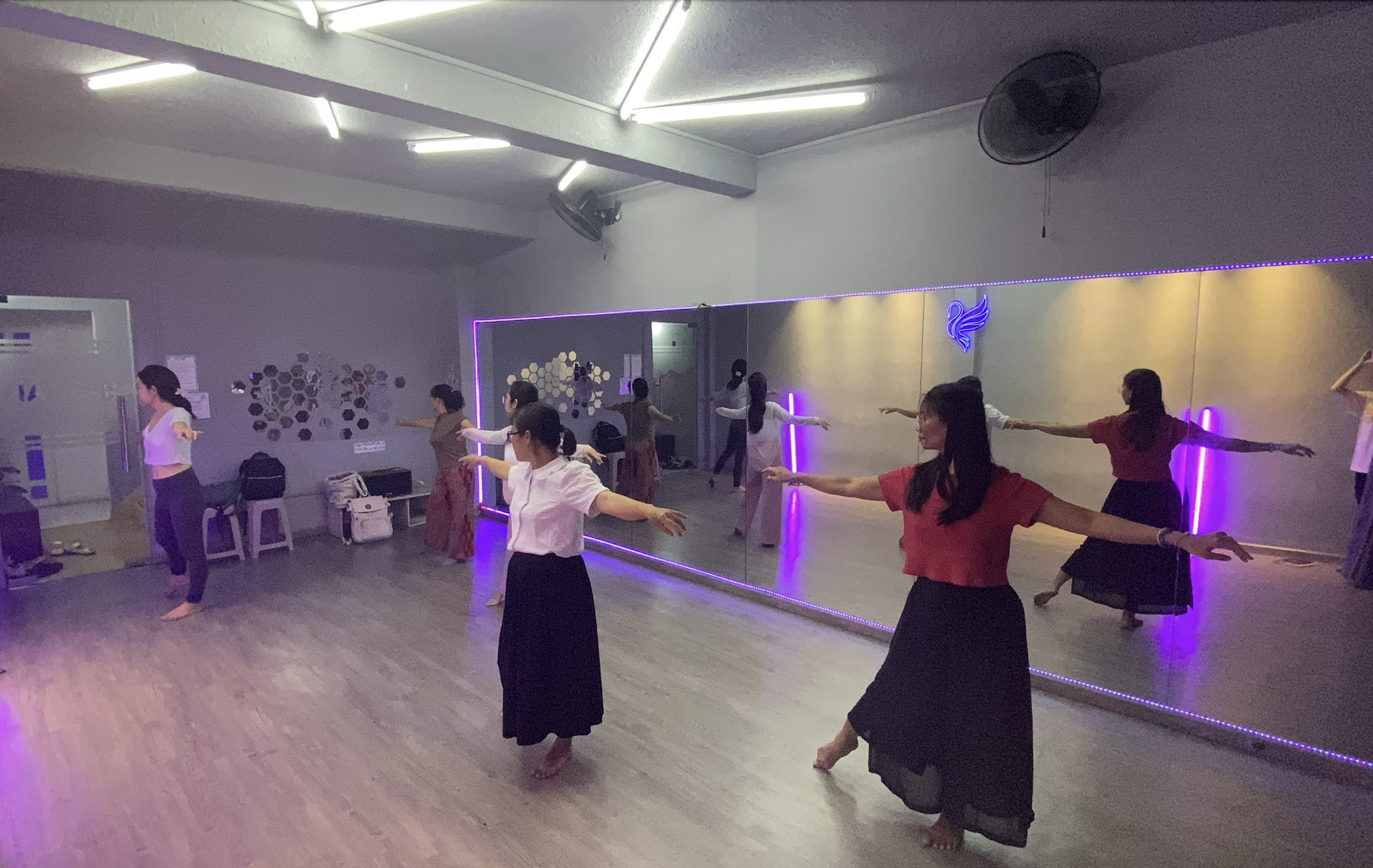 Rộ lớp học múa cổ trang ở Sài Gòn