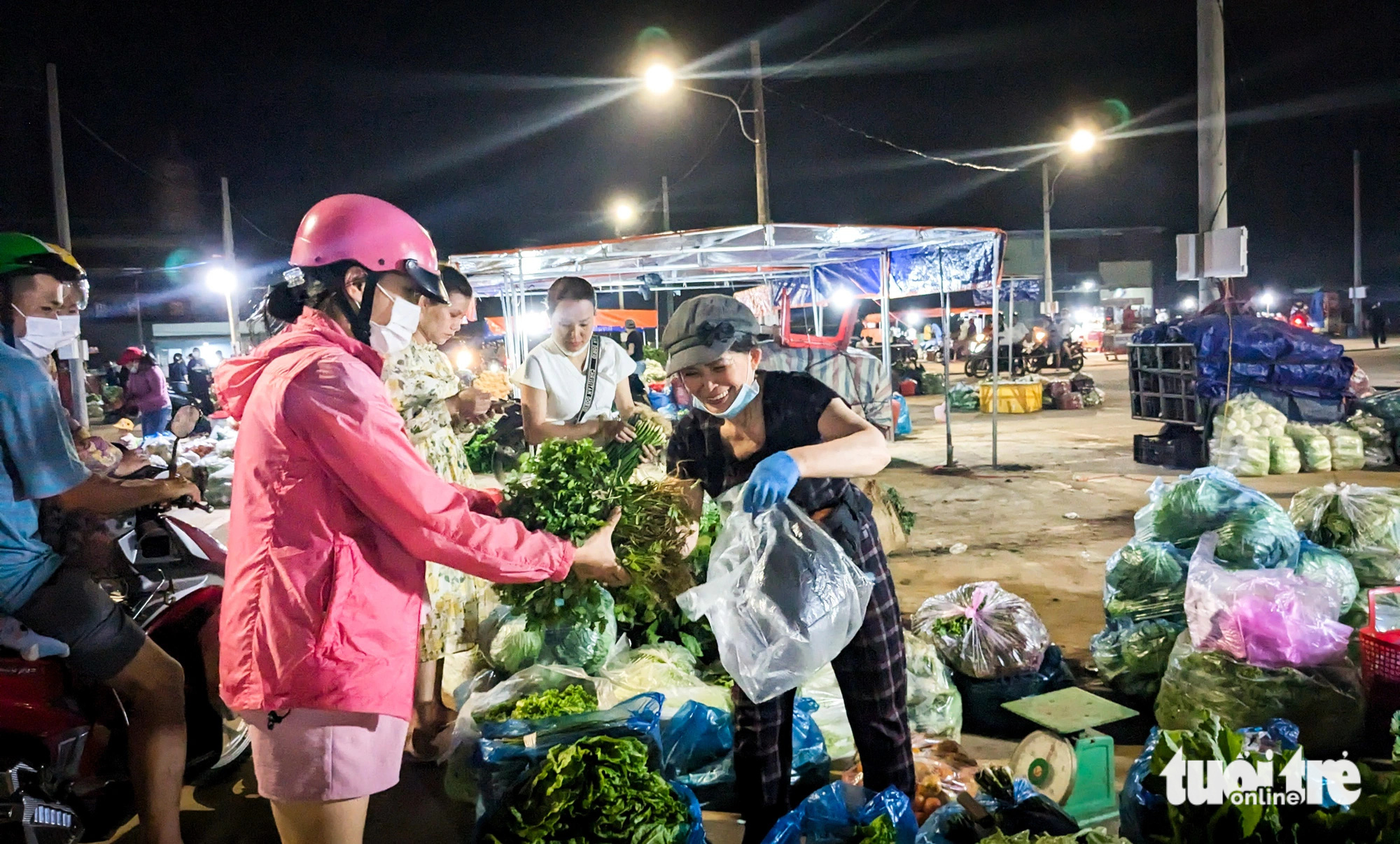 Chợ đêm Pleiku dời sang nơi mới, tiểu thương kêu chật, phường nói sẽ rà soát lại