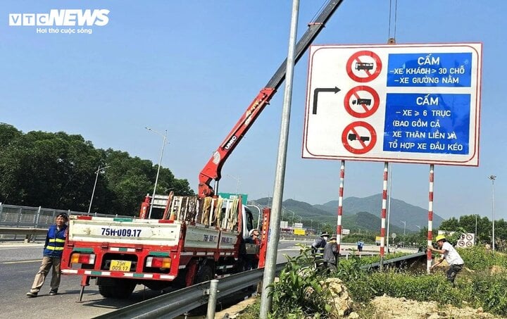 'Cấm xe cỡ lớn lên cao tốc Cam Lộ-La Sơn làm tăng nguy cơ tai nạn trên quốc lộ'