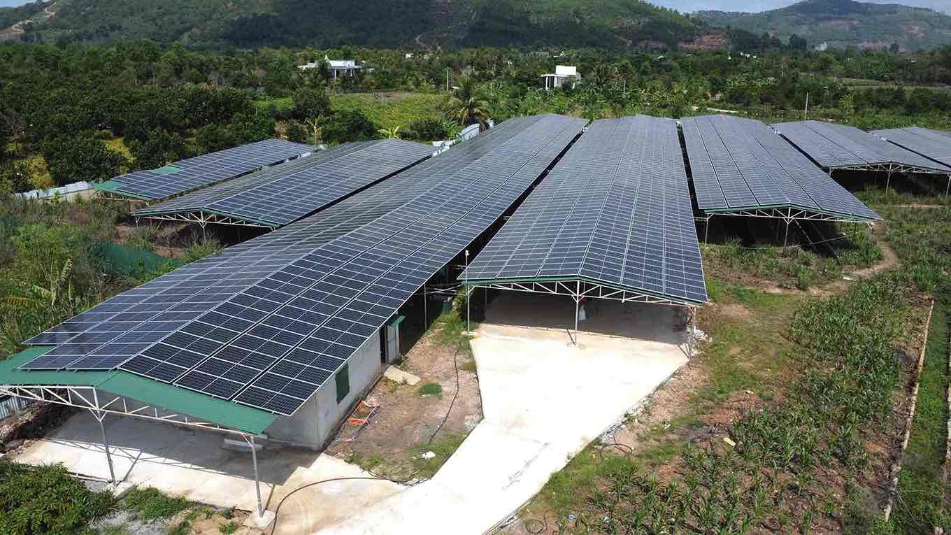 Trạm điện năng lượng mặt trời 'khủng' ở Đồng Nai khiến người dân bức xúc