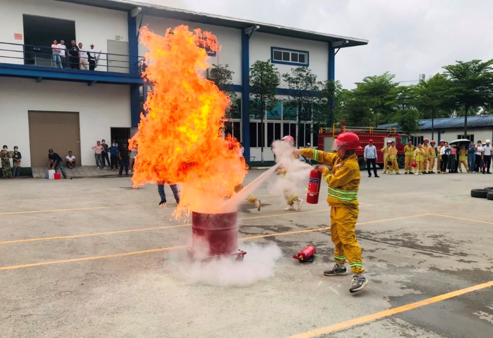 Công nhân tranh tài tại hội thi An toàn vệ sinh viên và phòng chống cháy nổ