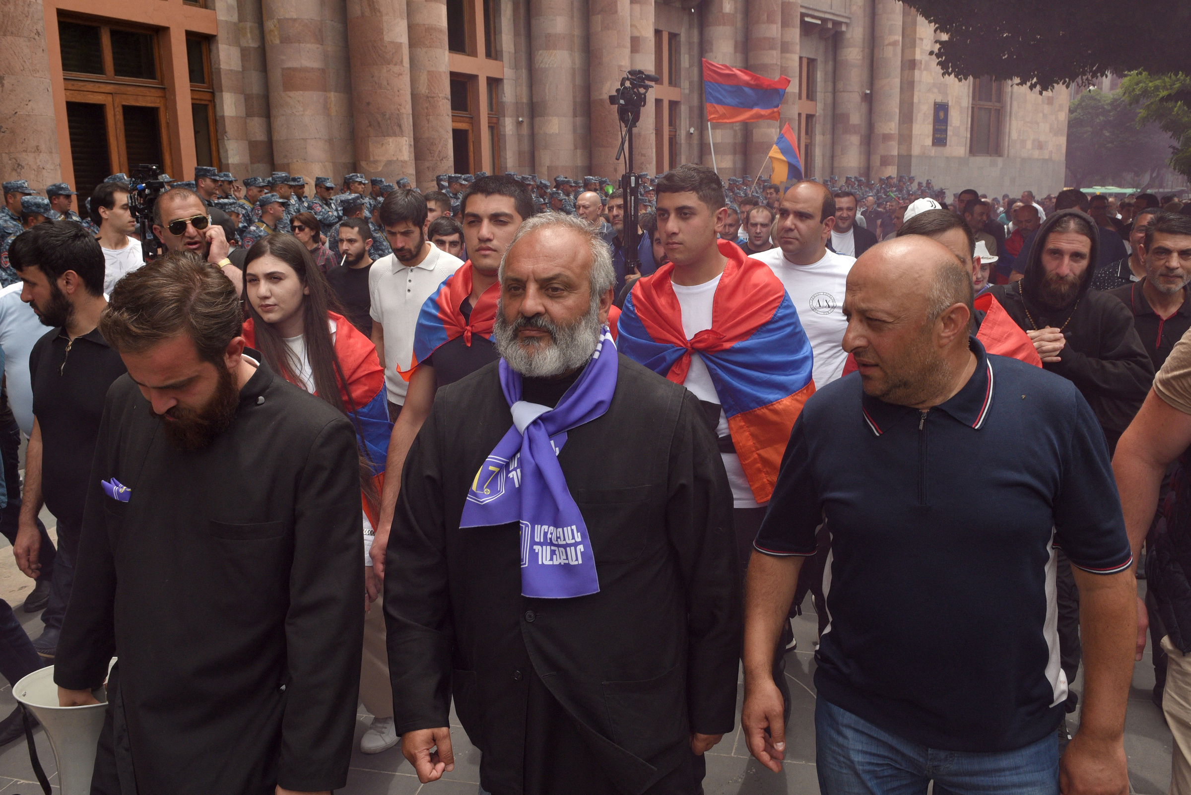 Hàng nghìn người Armenia yêu cầu luận tội Thủ tướng