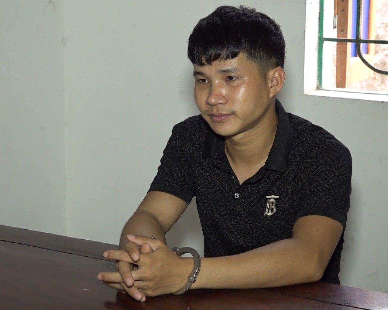 Bắt đối tượng mua bán trái phép gần 1.000 viên hồng phiến tại Nghệ An