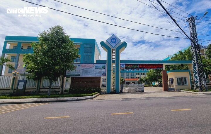 Hiệu trưởng bị khởi tố, ai ký bằng tốt nghiệp cho SV Trường CĐ Y tế Quảng Nam?