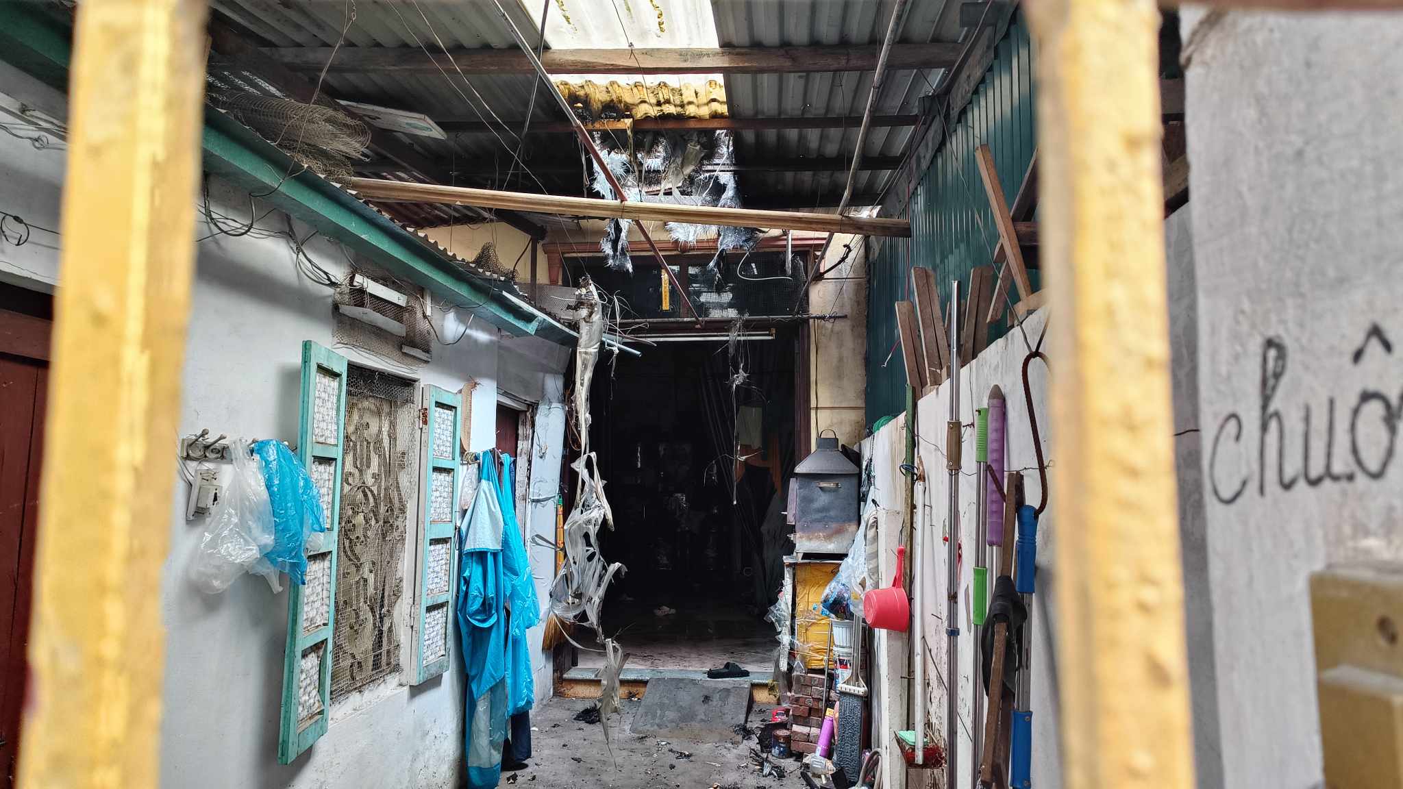 Vụ cháy nhà trong đêm ở Hà Nội: 6 người trong gia đình kịp thời thoát nạn