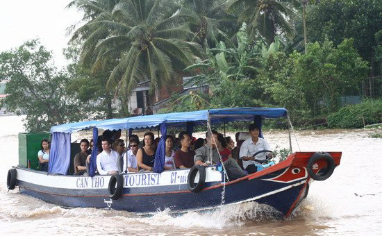 Cứu chợ nổi bằng sự 'độc nhất vô nhị' vốn có