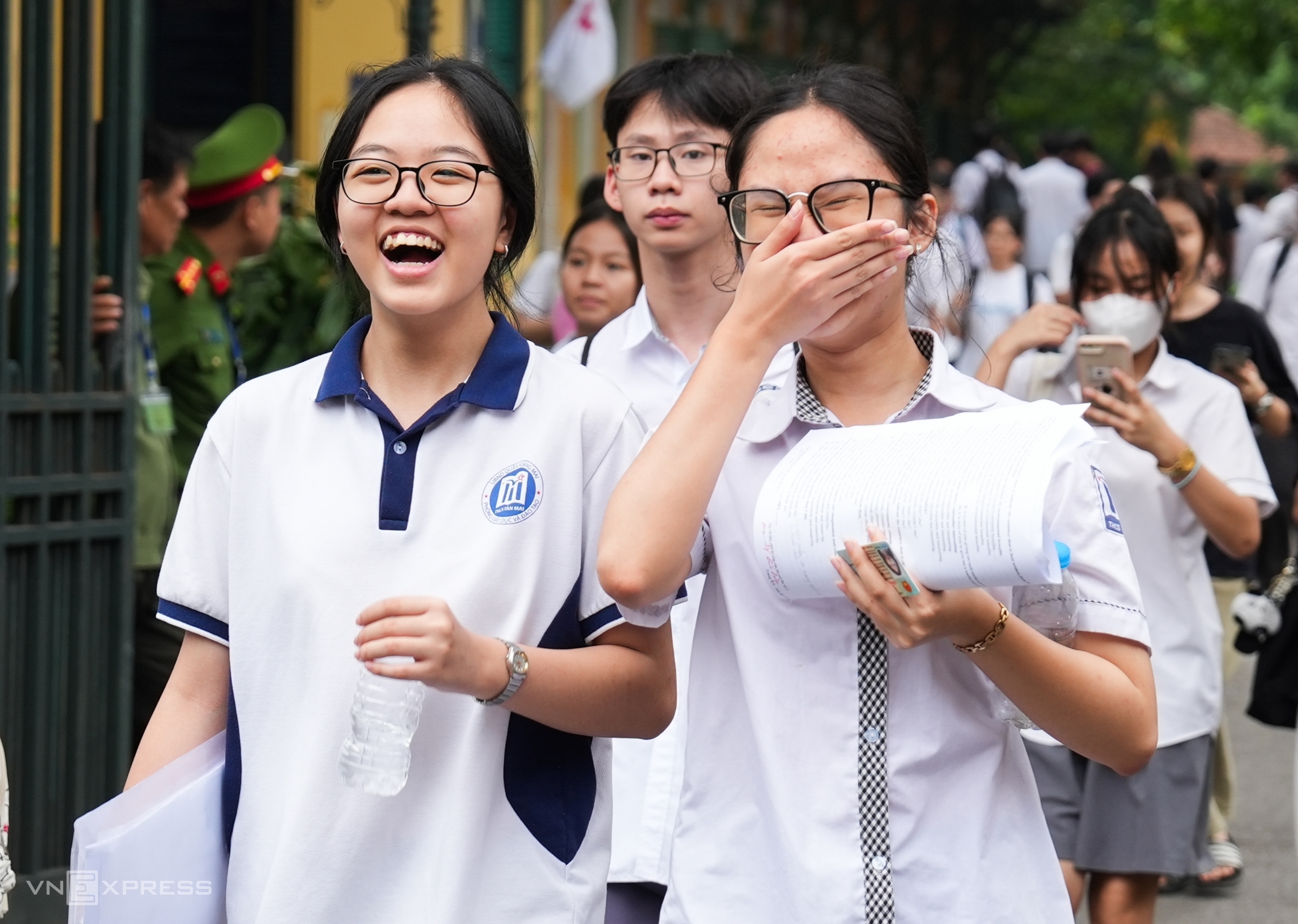 Hơn 60 trường ở Hà Nội hạ điểm chuẩn lớp 10