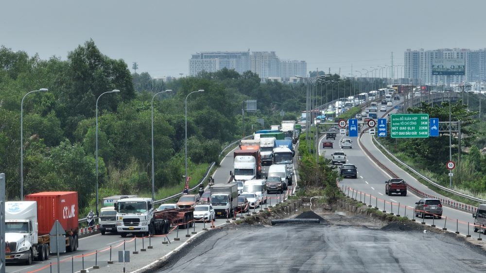 Thường xuyên đóng cao tốc TPHCM – Long Thành gây kẹt xe nút giao An Phú