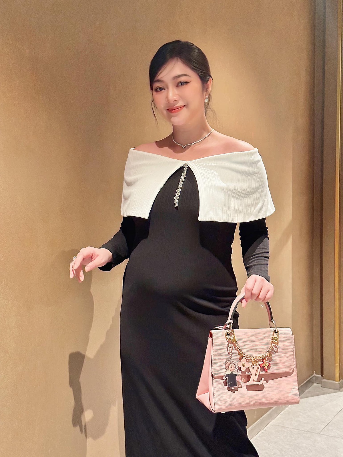 Diễn viên Thanh Trúc sinh con gái