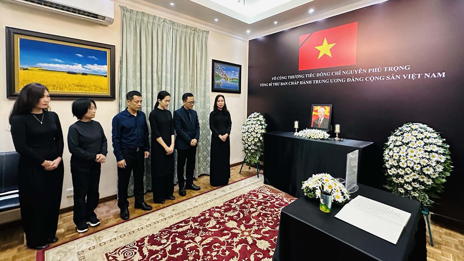 Đảng Cộng sản Sri Lanka treo cờ rủ tưởng niệm Tổng Bí thư Nguyễn Phú Trọng