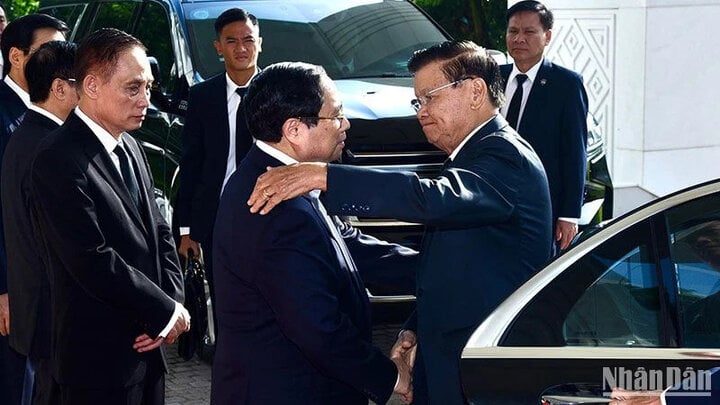 Thủ tướng Phạm Minh Chính tiếp Tổng Bí thư, Chủ tịch nước Lào