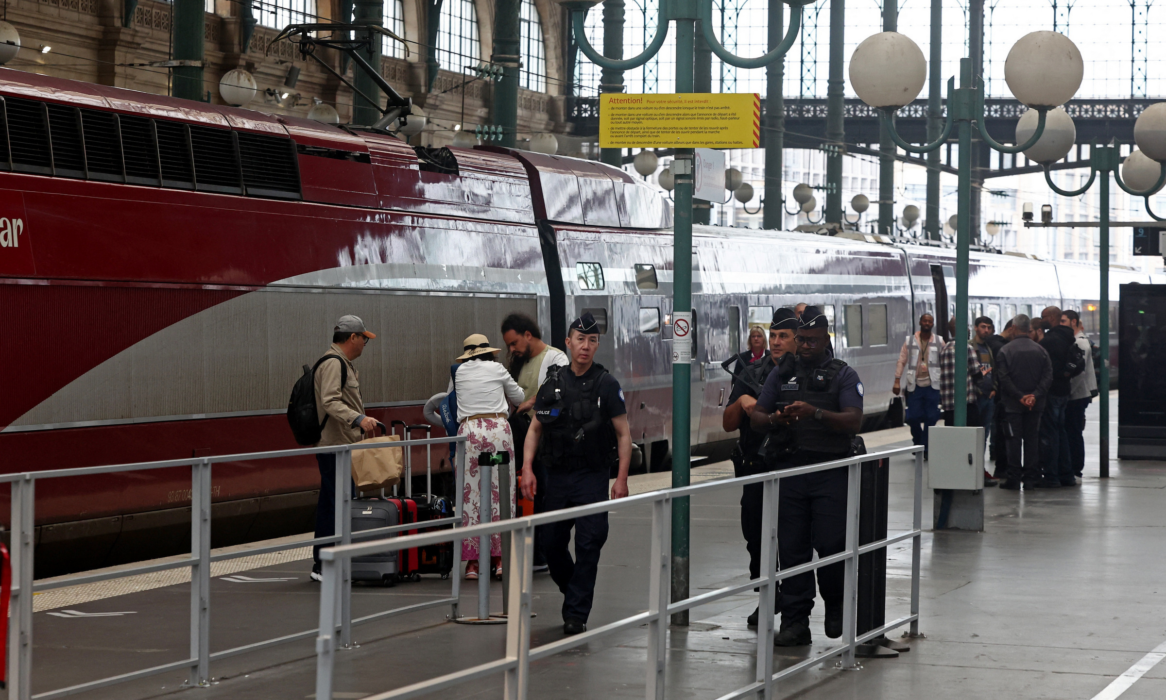 Đường sắt cao tốc Pháp bị phá hoại đồng loạt trước lễ khai mạc Olympic