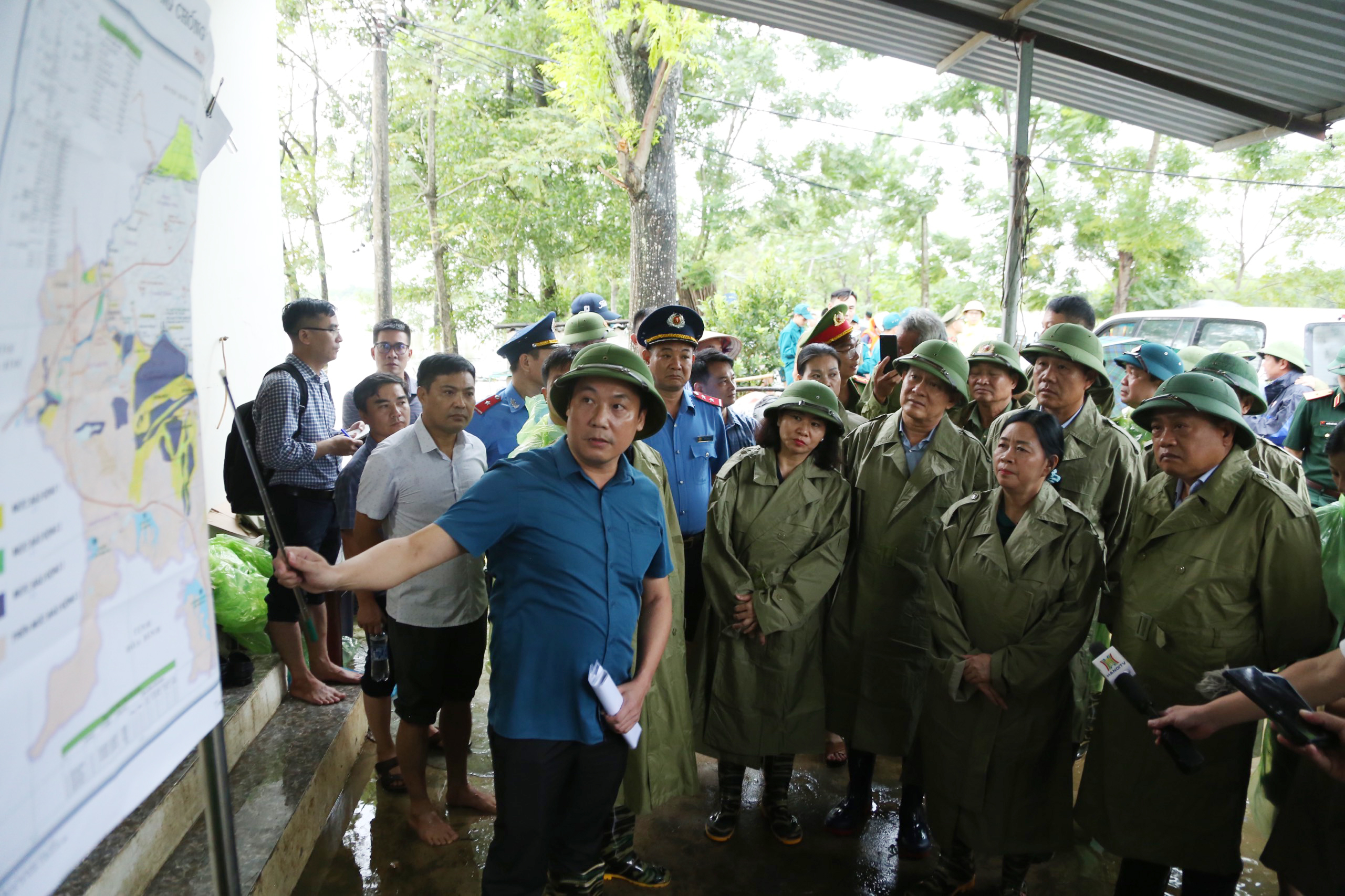 Bí thư Hà Nội Bùi Thị Minh Hoài thị sát vùng rốn lũ huyện Chương Mỹ