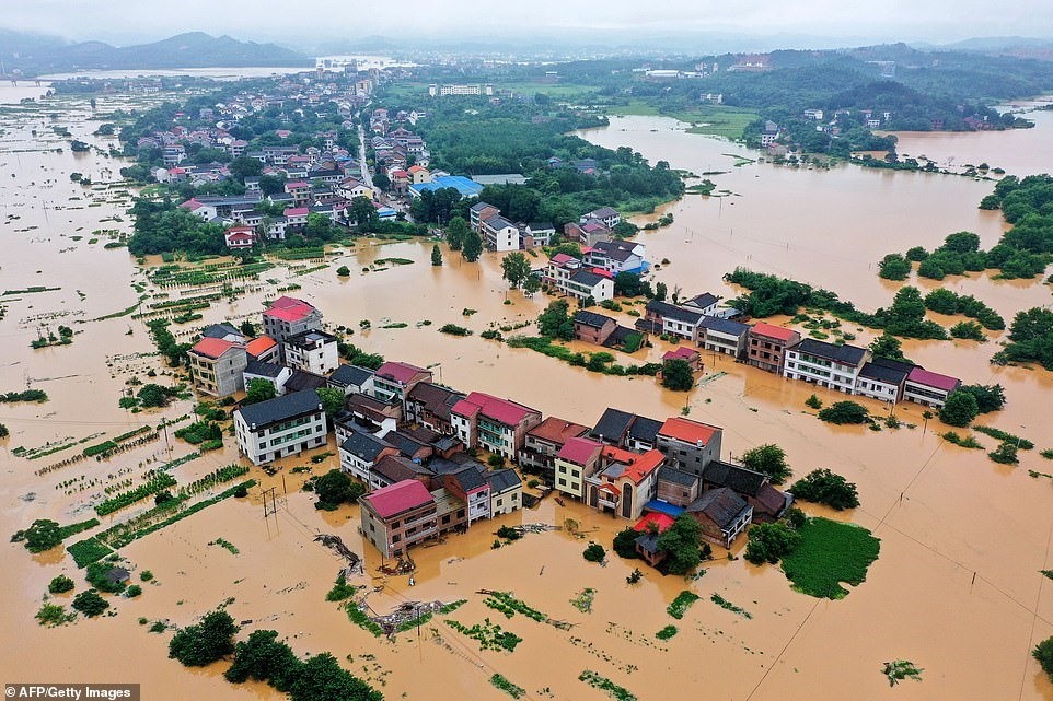Bão lớn hoành hành, Trung Quốc chi 350 triệu NDT hỗ trợ các địa phương khắc phục hậu quả lũ lụt