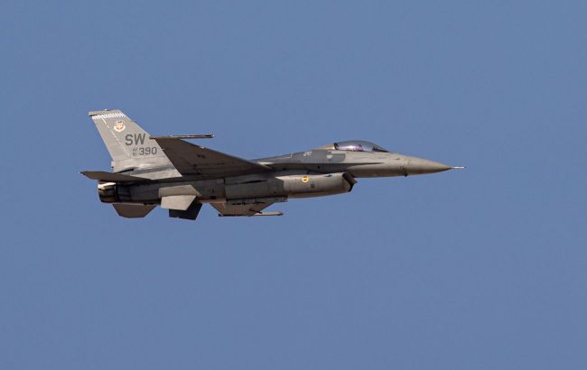 Quan chức Ukraine: Máy bay F-16 sẽ bay cách tiền tuyến 40 km