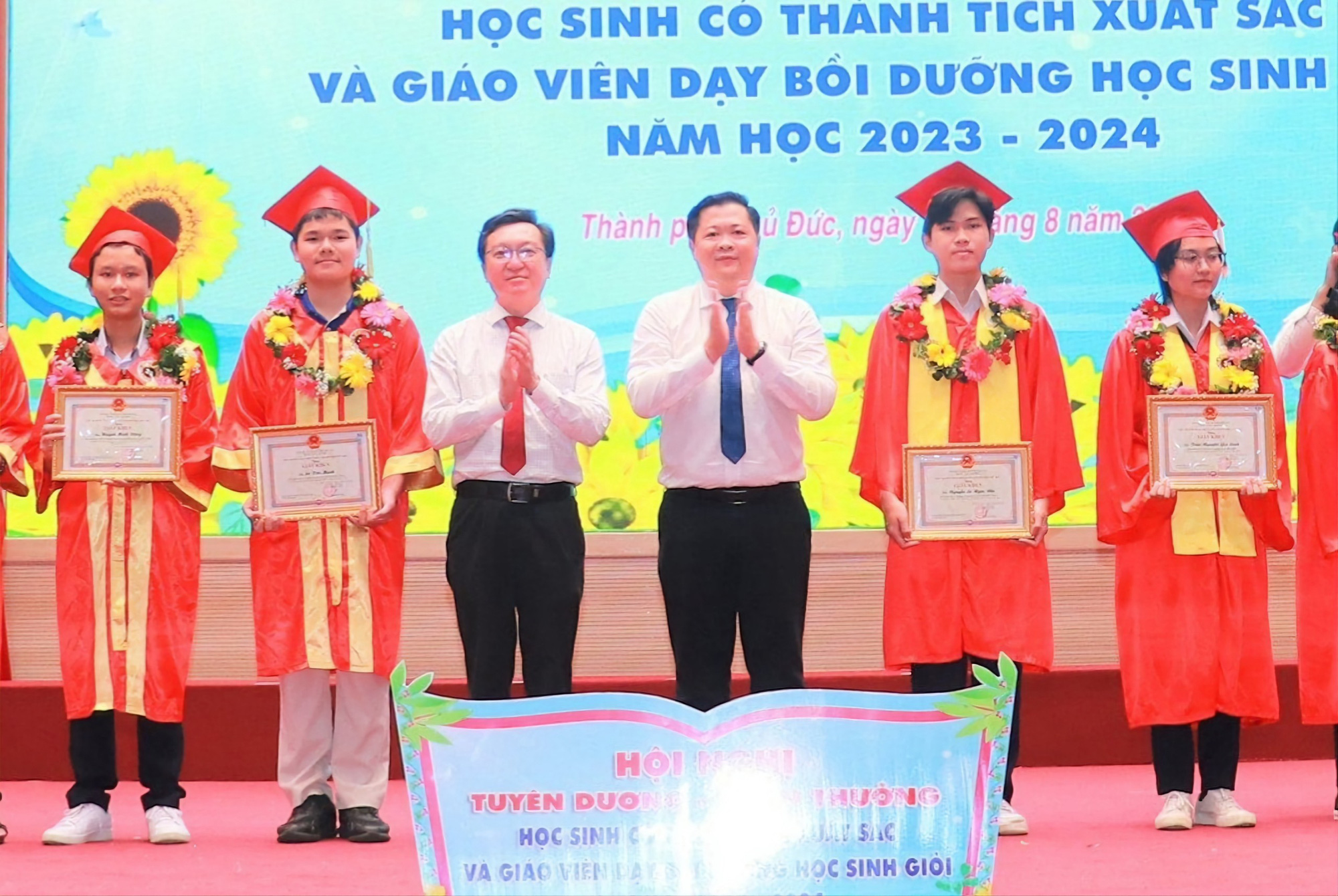 TP.Thủ Đức chi hơn nửa tỷ đồng khen thưởng học sinh giỏi