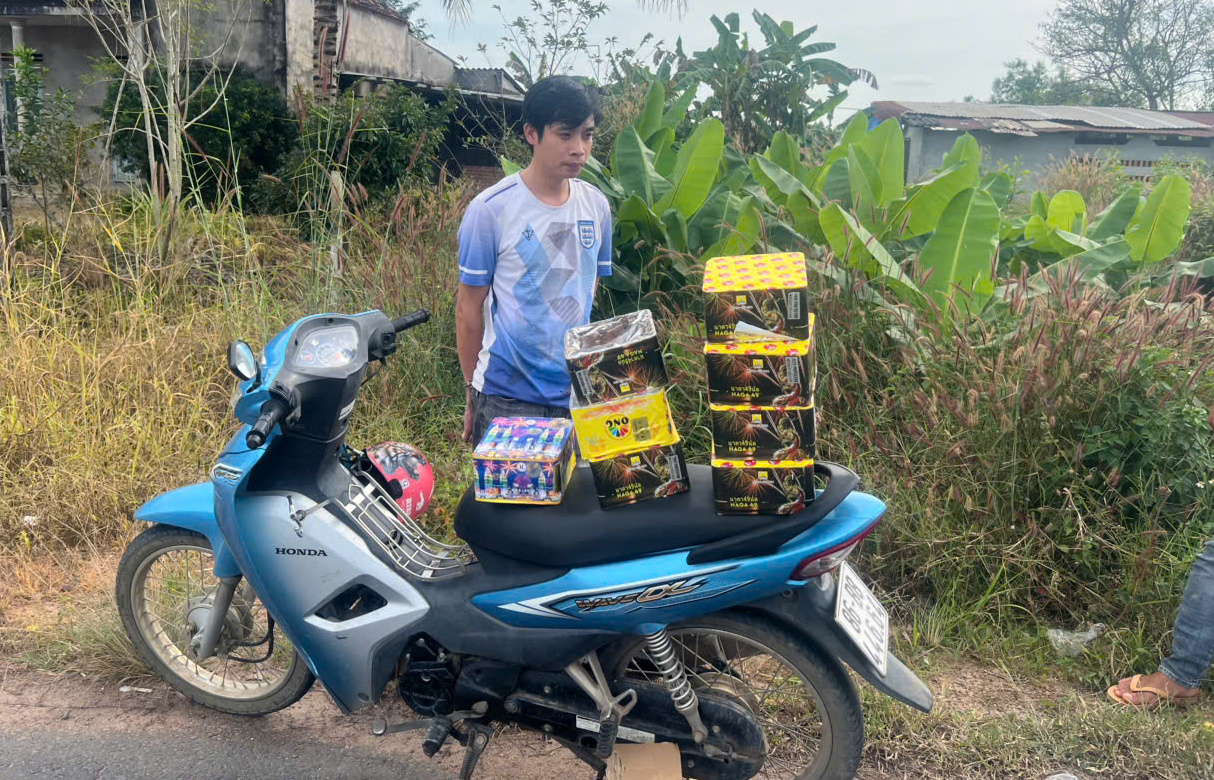 Bắt loạt đối tượng tàng trữ pháo nổ trái phép ở Bình Thuận, Bà Rịa - Vũng Tàu